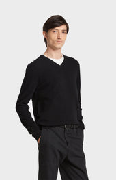Men's Classic V Neck Cashmere Jumper In Black