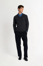 Men's Classic V-neck Supersoft Lambswool Jumper In Charcoal
