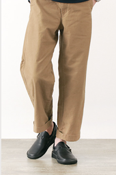 R005 Slip On