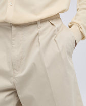 Bermuda Doppia Pince In Micro Twill Di Cotone Gesso