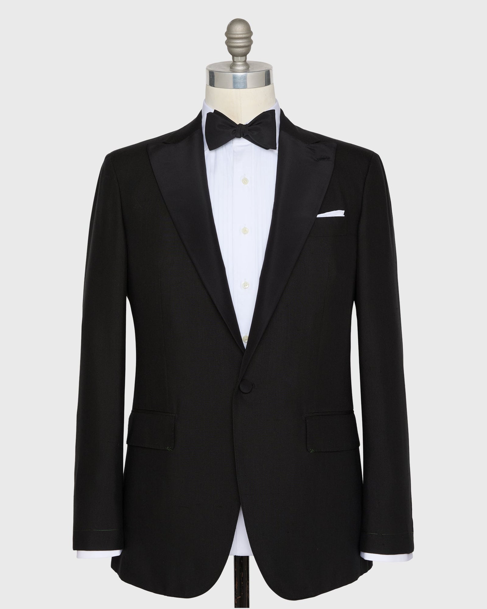 Kincaid No 3 Tuxedo In Dupioni Silk Plainweave