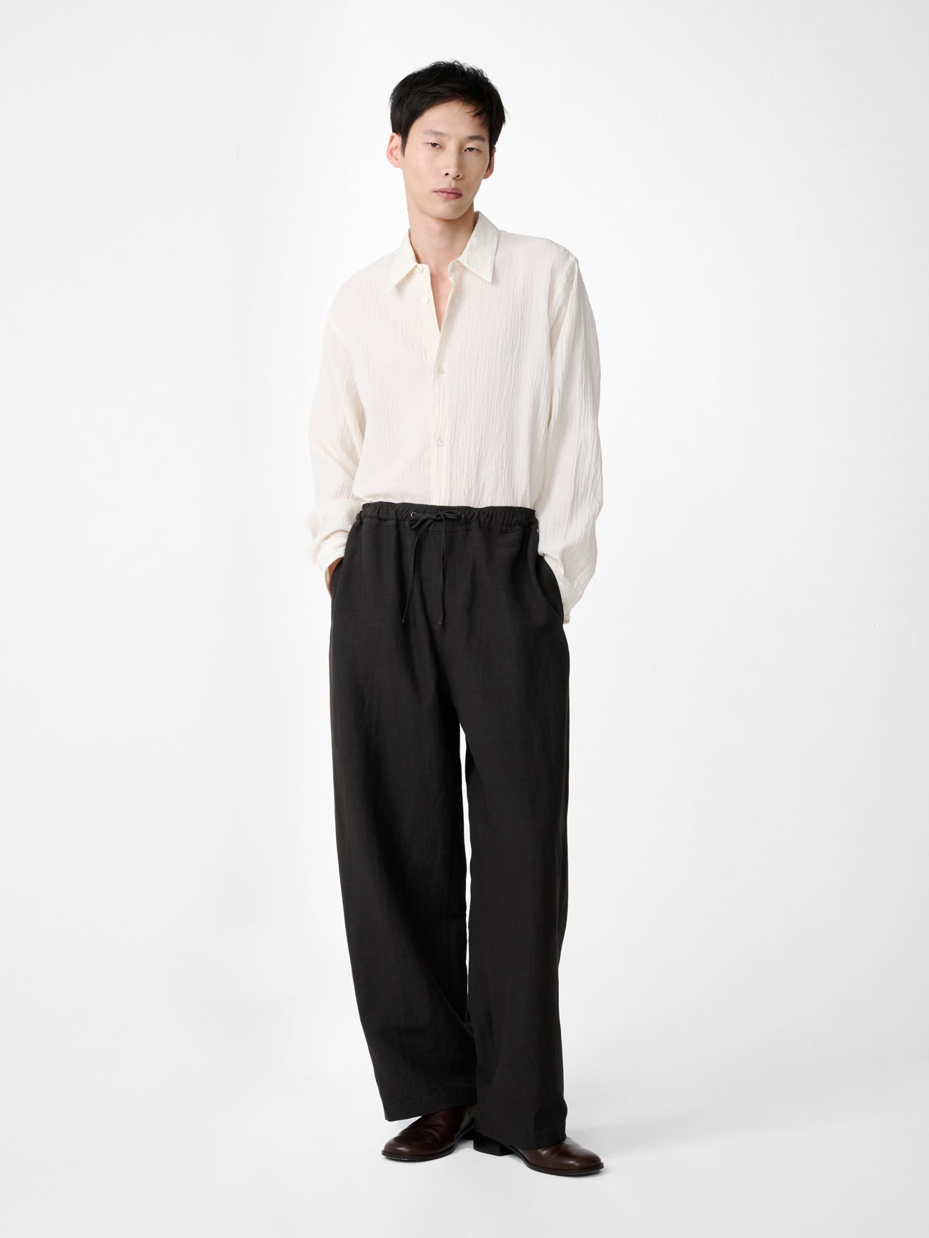 Sonny Drawstring Pant In Coal