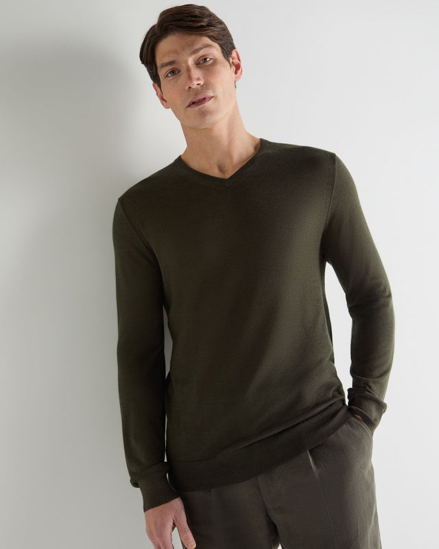Men's Conduit Fine Gauge Cashmere V Neck Jumper Arabica Khaki Green