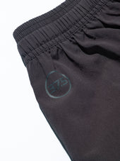 Edra Active Short in Charcoal 37.5® Technology