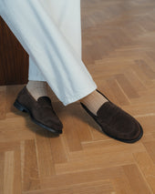 Stenhammar Ii Dark Brown Suede