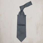 Swirl Paisley Tie In Silver