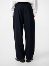 Tuck Heritage Wool Pant In Darkest