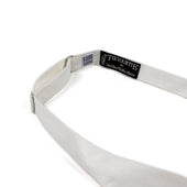Bow Tie In Off White Silk Grosgrain