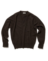 Standard V-Neck in Earth