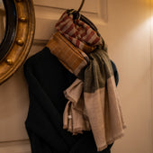 Cashmere Scarf With Wide Stripes In Natural And Green