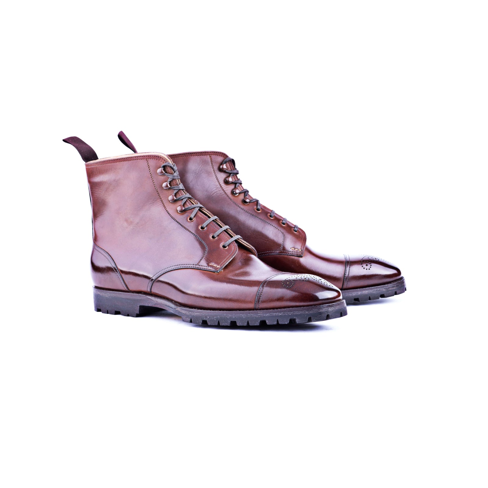 Derby Ankle Boots With Straight Toe Cap And Medallion In Mid Calf Leather