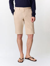 Bermuda slim en coton stretch beige