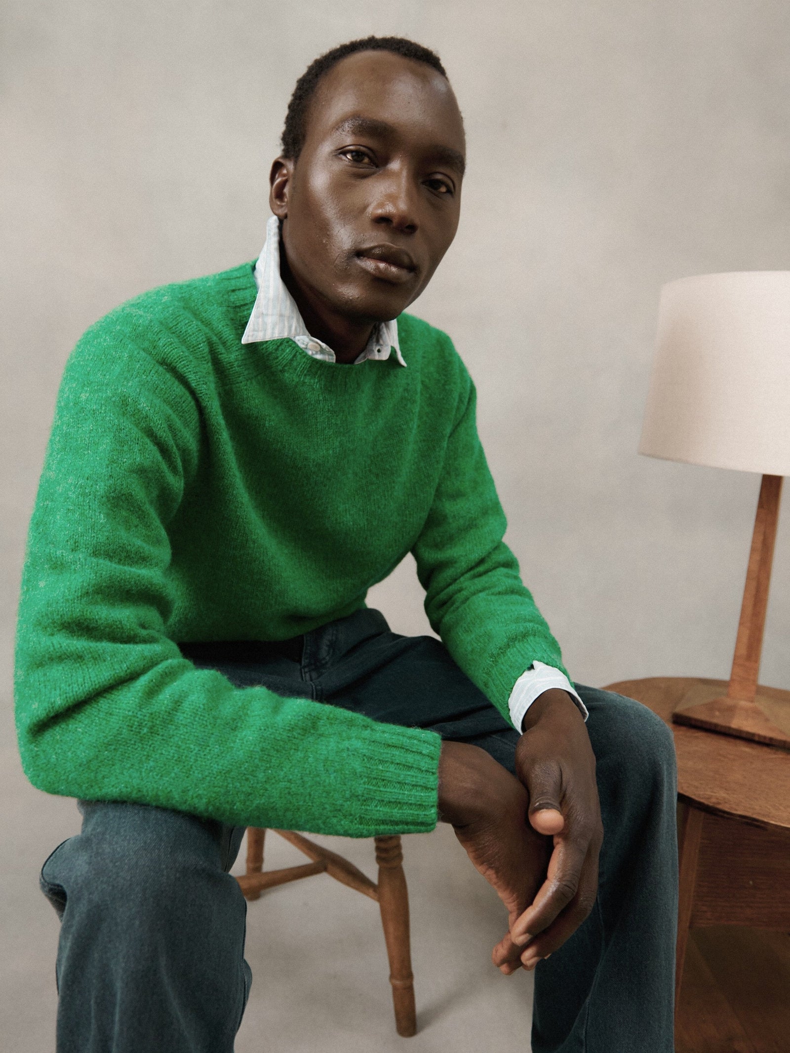 Harley of Scotland Seamless Saddle Shoulder Men's Shetland Sweater- Kelly Green
