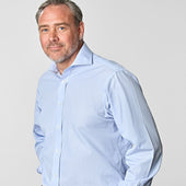 Classic Fit Plain Light End On End Cotton Shirt With Cut Away Collar Double Cuff