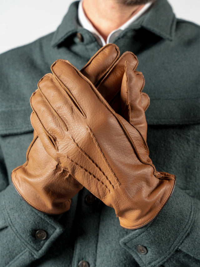 Cognac gloves with external stitching