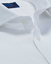 Contemporary Fit Houndstooth Check Cotton Shirt With Cut Away Collar Two Button Cuff