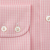 Contemporary Fit Pink Gingham Check Cotton Shirt With Cut Away Collar Two Button Cuff