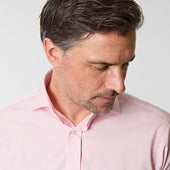 Contemporary Fit Pink Gingham Check Cotton Shirt With Cut Away Collar Two Button Cuff