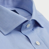 Contemporary Fit Plain Light Oxford Cotton Shirt With Cut Away Collar Two Button Cuff