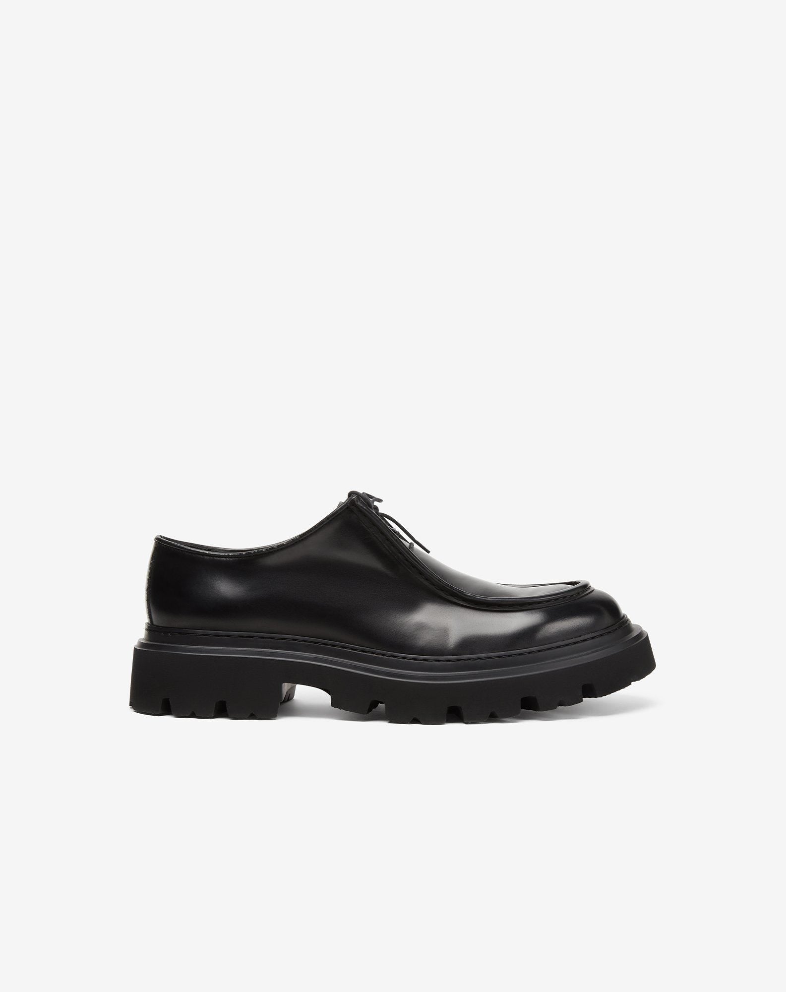 Shoe Stringata Nera In Vitello Anticato