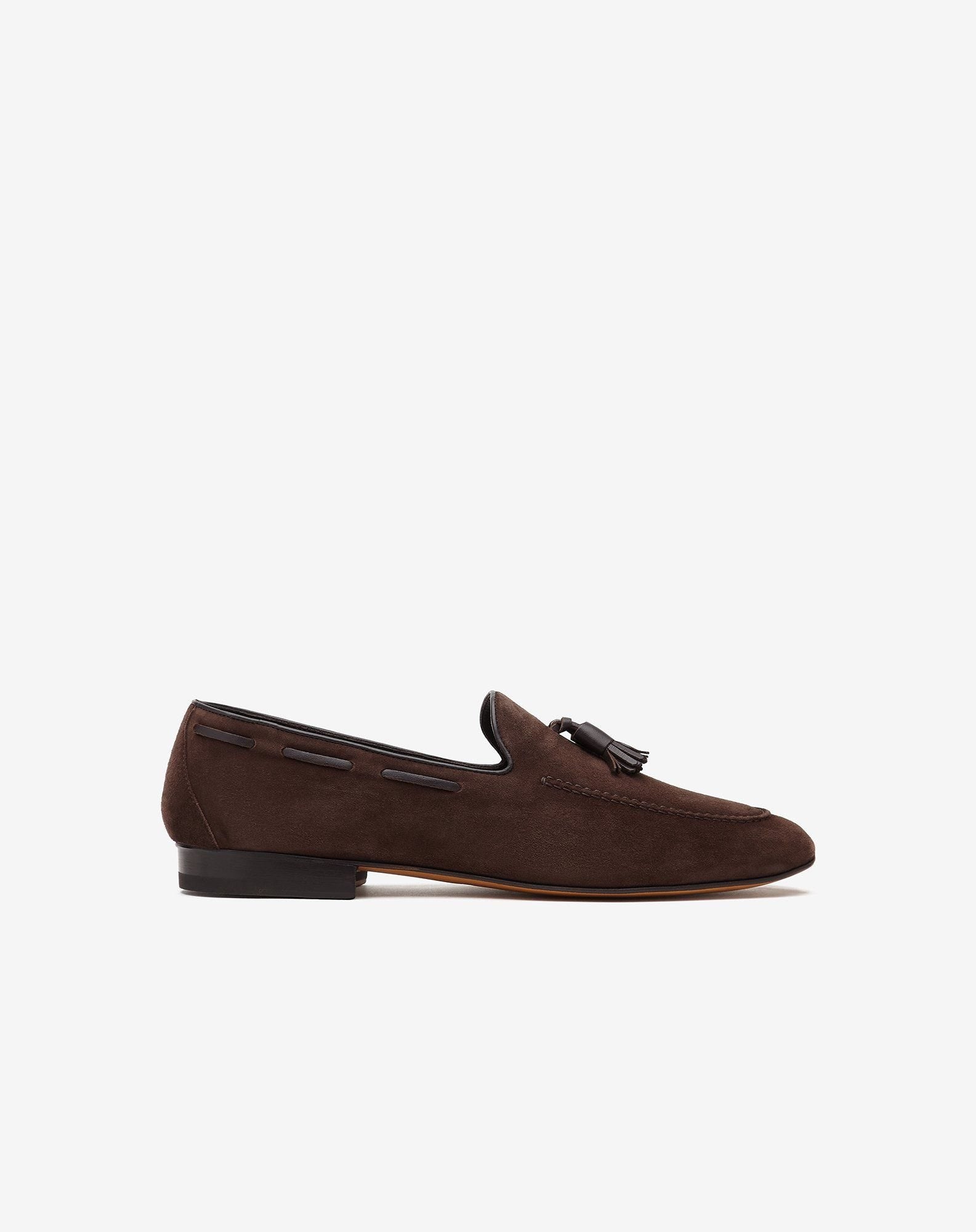 Mocassini marrone scuro in suede con nappe