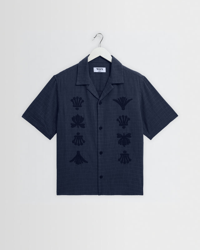 Curzon - Navy Grid Applique Short-Sleeve Shirt