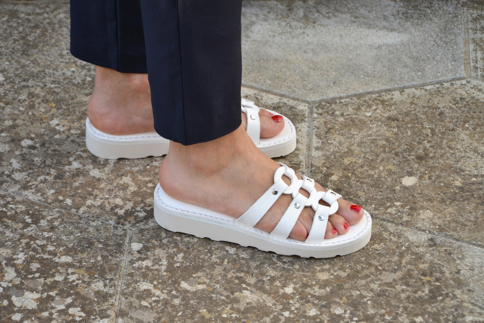 D010 Sandals