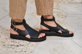 D032 Sandals
