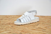 D178 Sandals