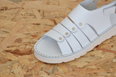D178 Sandals