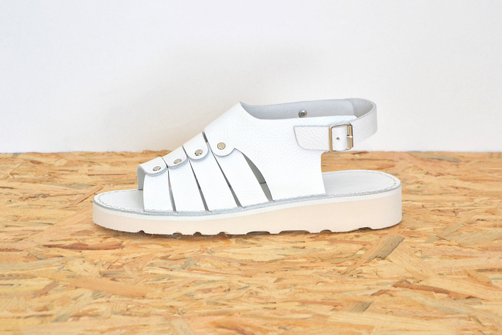 D178 Sandals