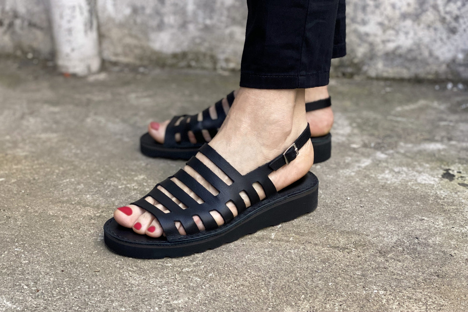 D181 Sandals