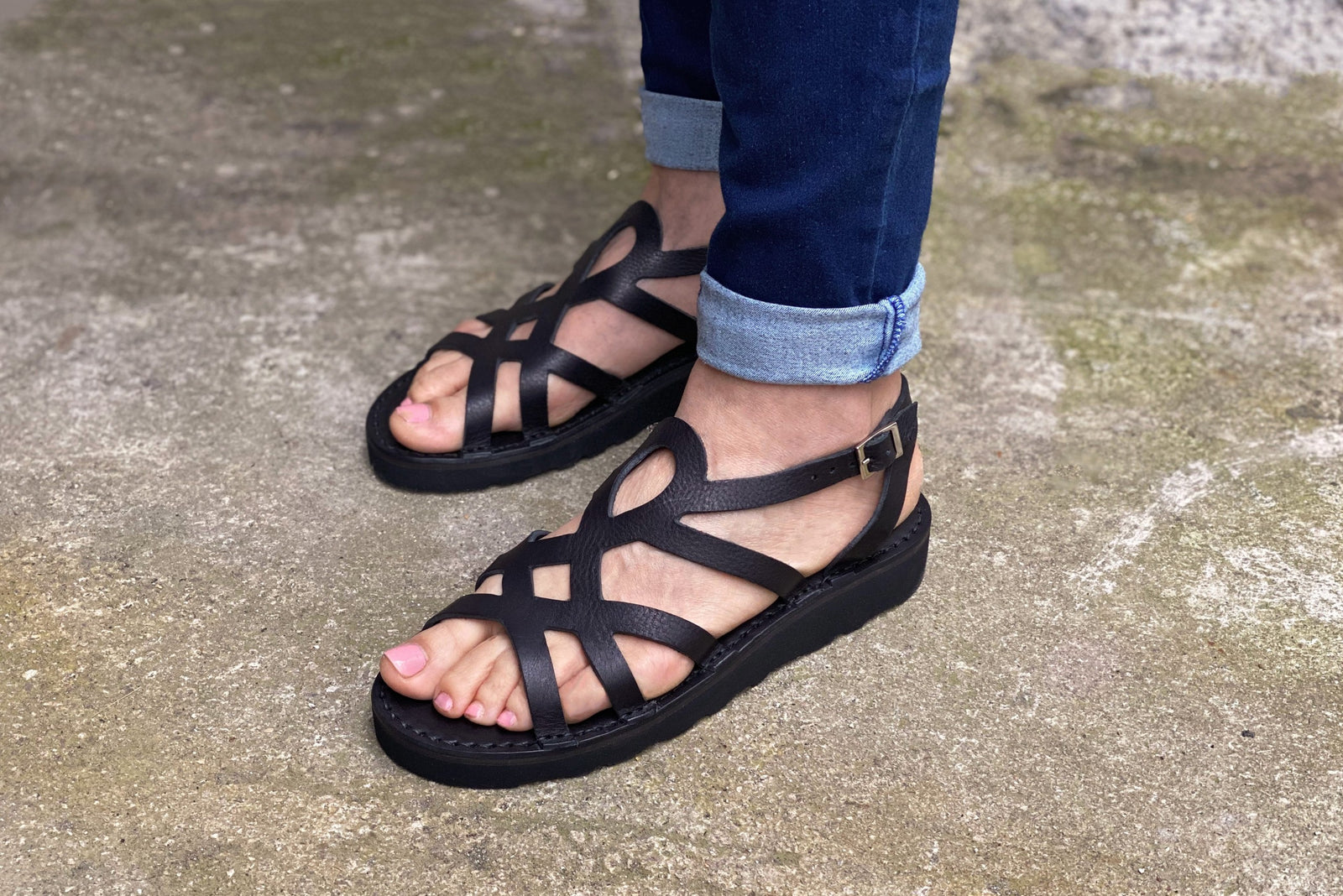 D182 Sandals