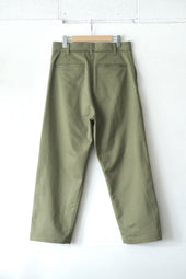 Fujito 2 Tuck Trousers Green Beige Black Directors Web Shop Powered By Base