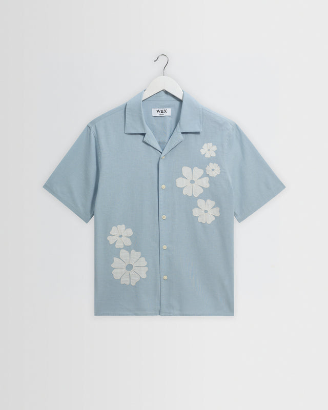Didcot - Blue And Ecru Floral Applique Short-Sleeve Shirt