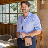 Estuche Sling Bag Leather And Navy Canvas