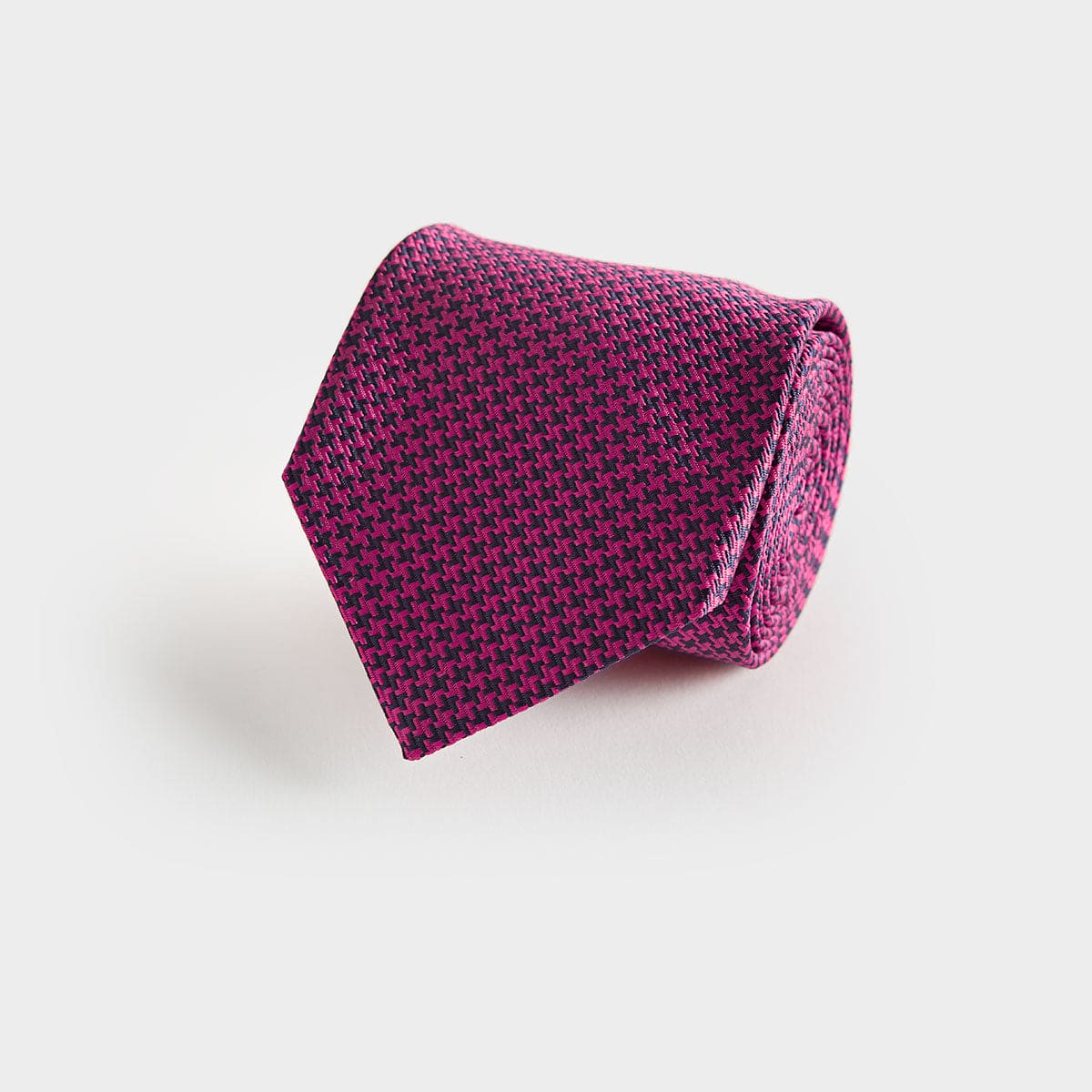 Fuchsia Navy Houndstooth Silk Tie