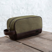 Hombre Washbag Leather And Forest Canvas With Dark Green Stitching