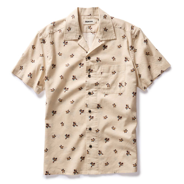 The Short Sleeve Hawthorne In Almond Floral