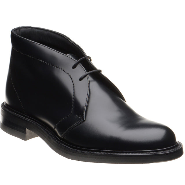 Loake Berkeley mens rubber-soled Chukka boots in black polished