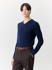 Pull col V en laine Mérinos mélangée bleu indigo