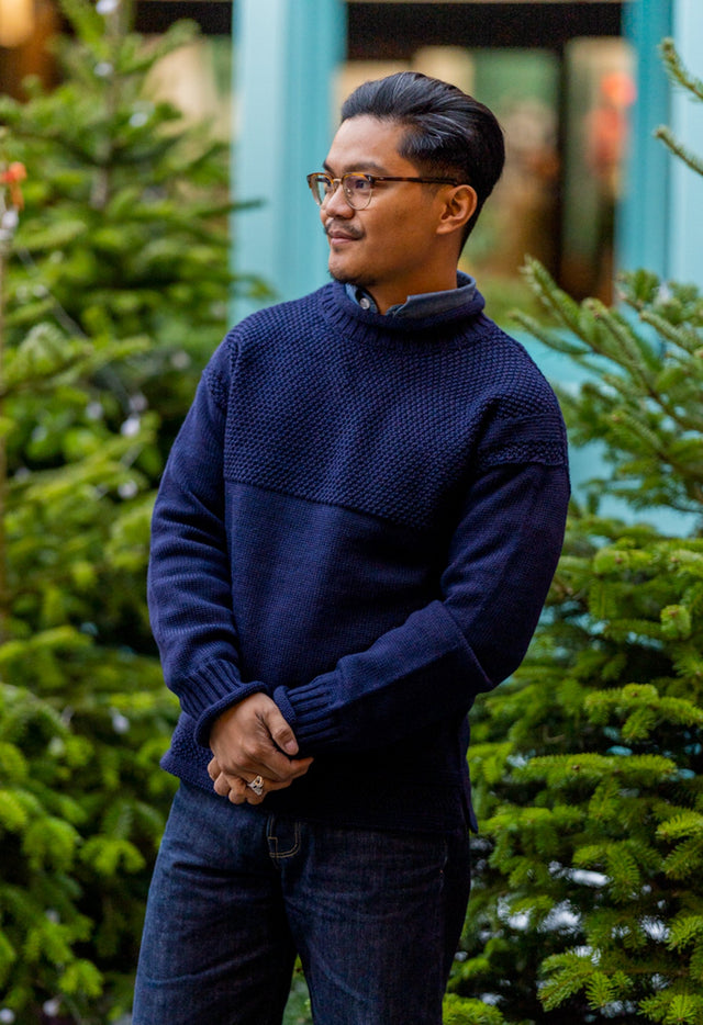 SE28 NAVY BRITISH WOOL GUERNSEY UNISEX SWEATER