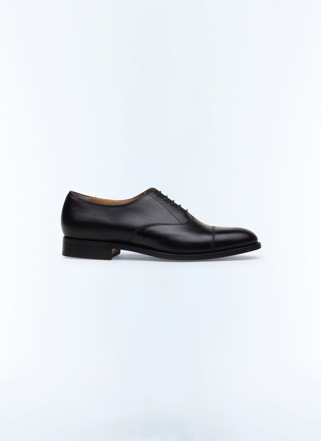 Black leather Oxford captoe