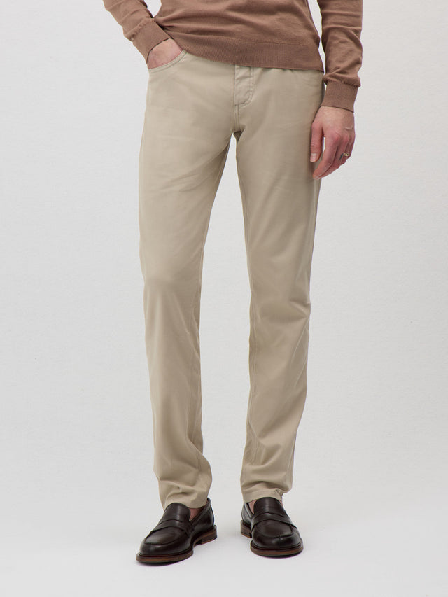 Pantalon casual slack regular en coton stretch beige