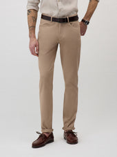 Pantalon casual slack regular en coton stretch marron