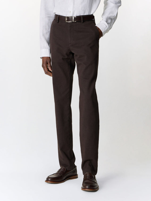 Chino slack slim en coton stretch marron