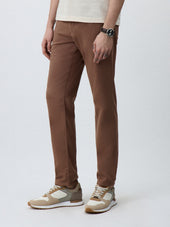 Chino slack regular en coton stretch rose