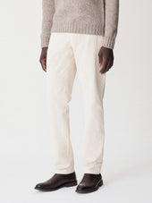 Pantalon regular en velours côtelé écru