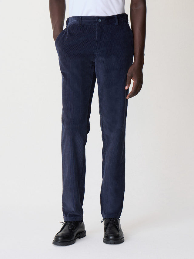 Pantalon regular en velours côtelé bleu indigo