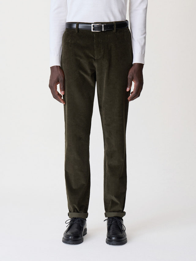 Pantalon regular en velours côtelé kaki